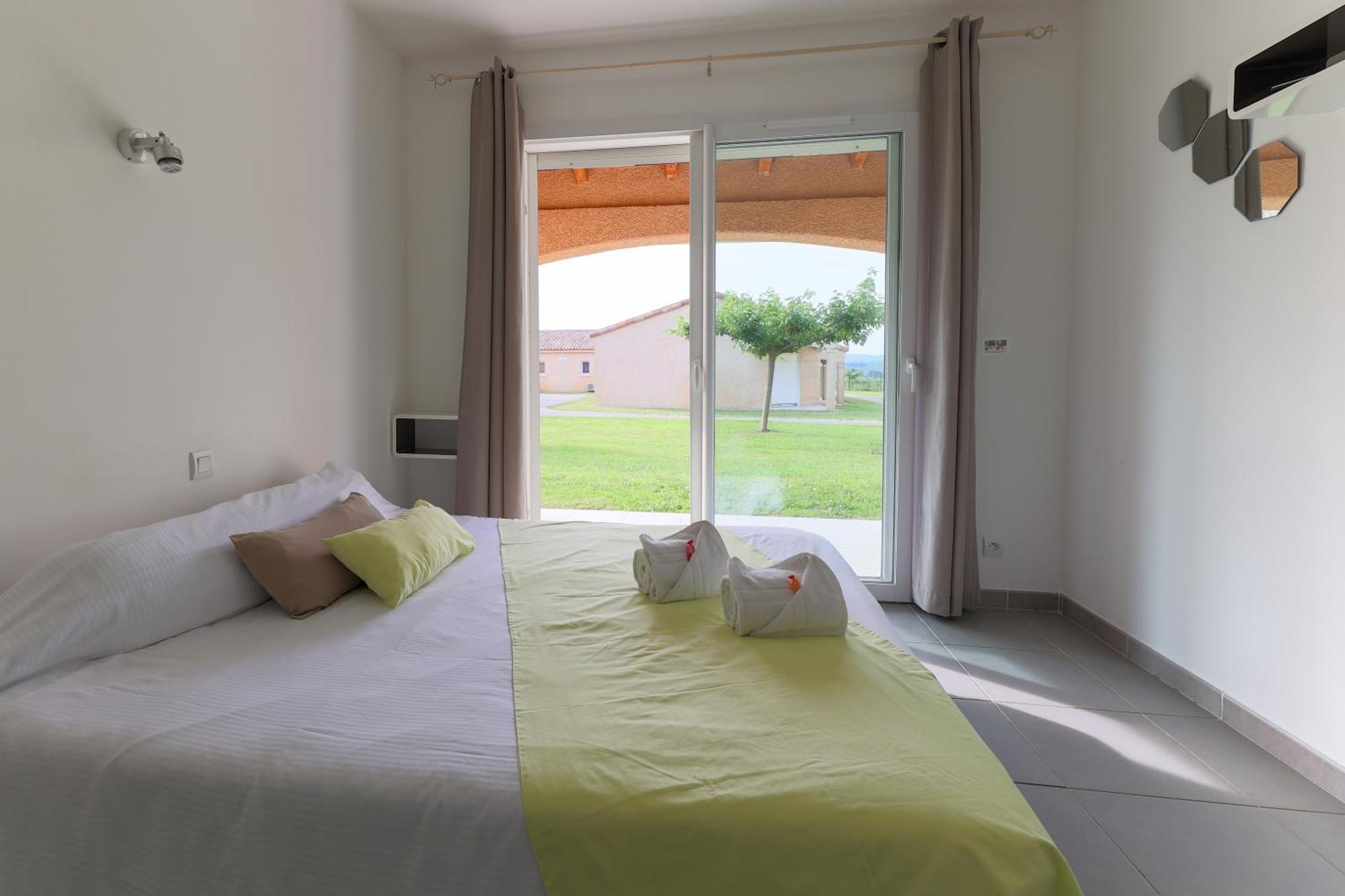 Park & Suites Village Gorges De L'Herault-Cevennes Brissac Exterior foto
