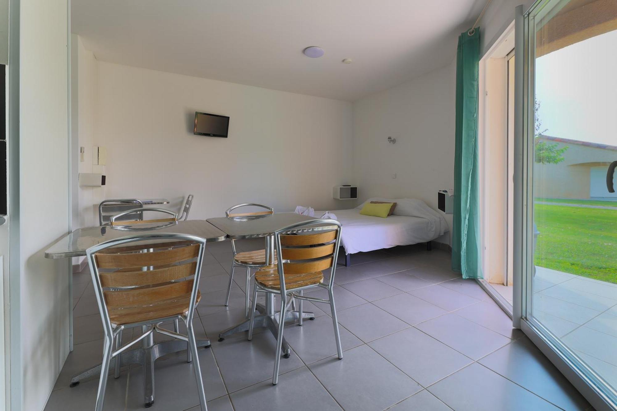 Park & Suites Village Gorges De L'Herault-Cevennes Brissac Exterior foto
