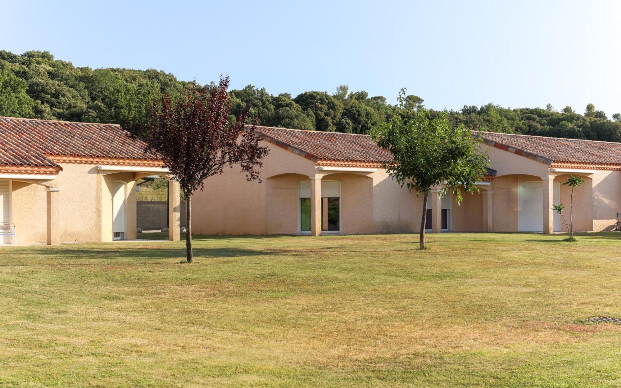 Park & Suites Village Gorges De L'Herault-Cevennes Brissac Exterior foto