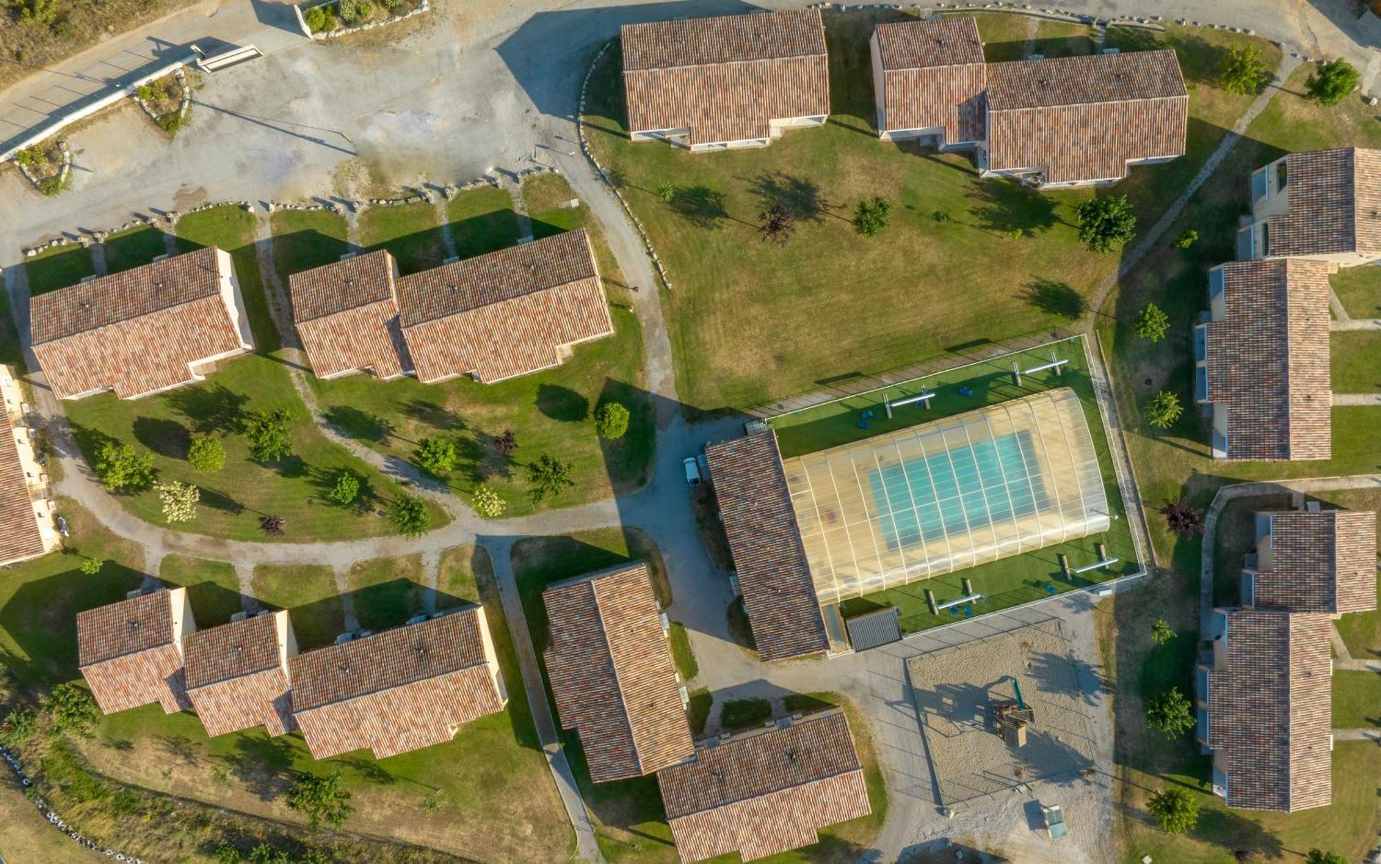 Park & Suites Village Gorges De L'Herault-Cevennes Brissac Exterior foto