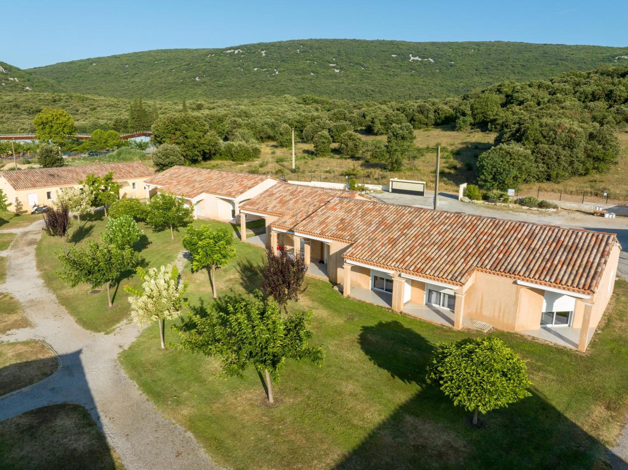 Park & Suites Village Gorges De L'Herault-Cevennes Brissac Exterior foto
