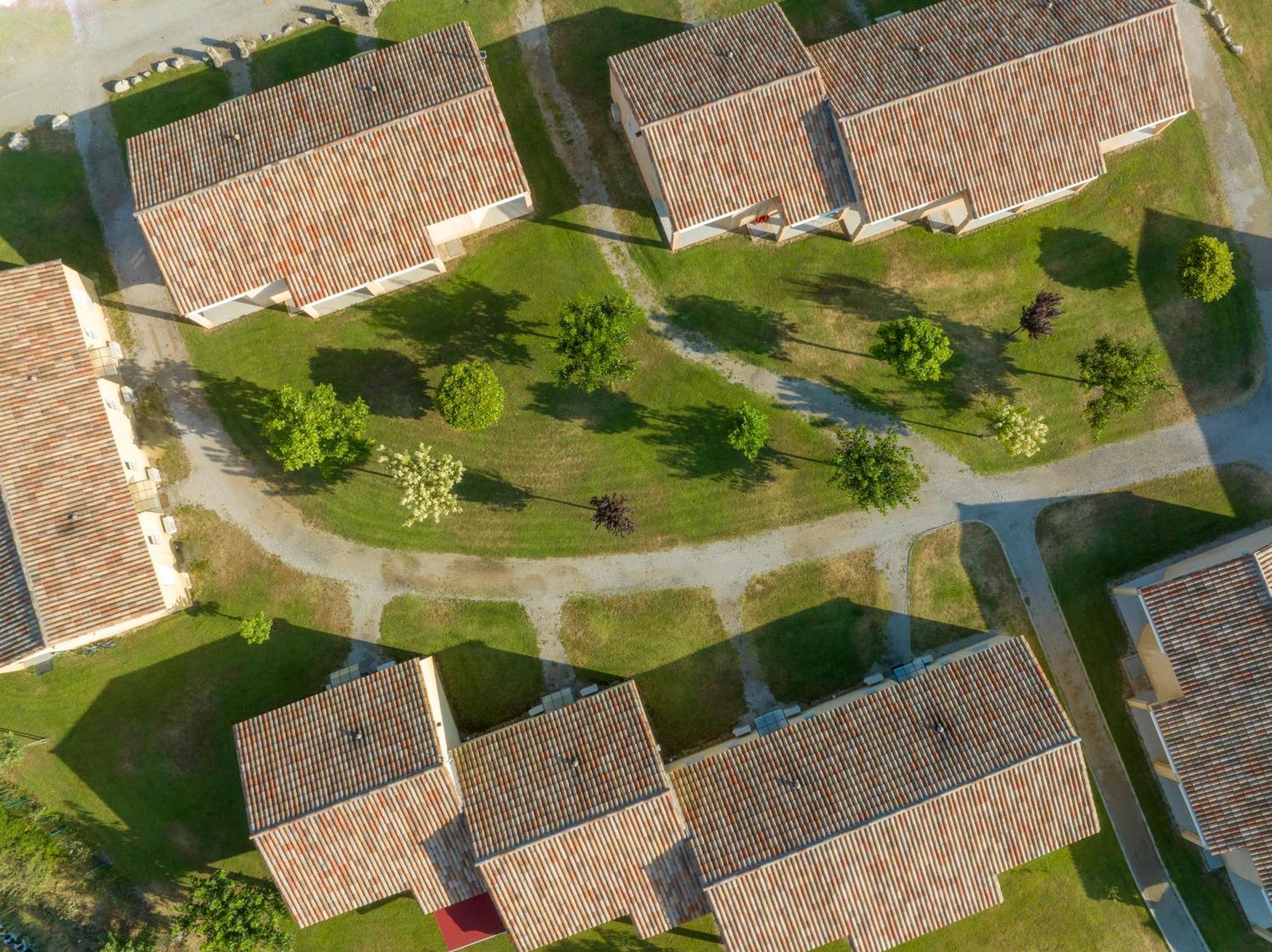 Park & Suites Village Gorges De L'Herault-Cevennes Brissac Exterior foto