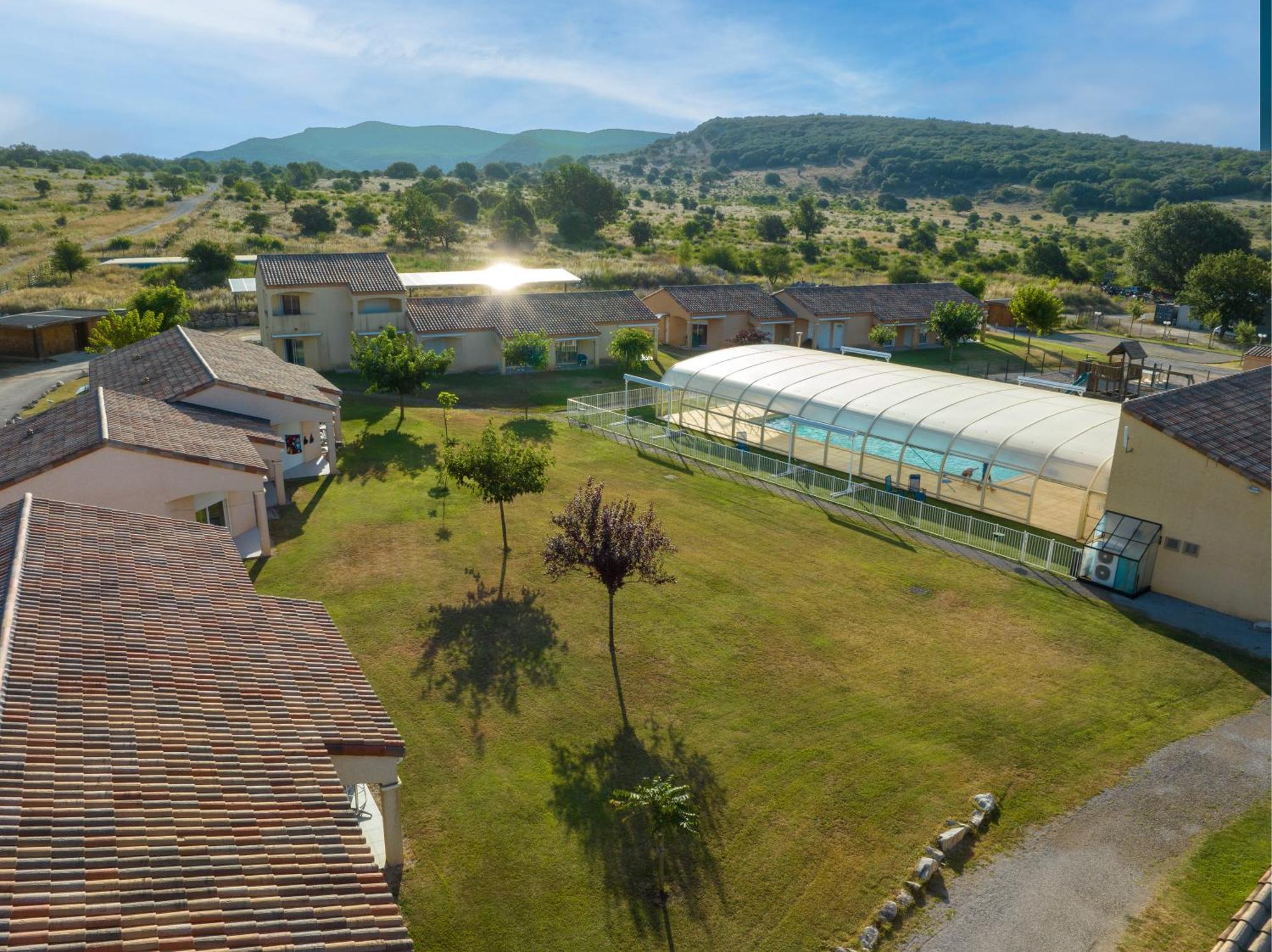 Park & Suites Village Gorges De L'Herault-Cevennes Brissac Exterior foto
